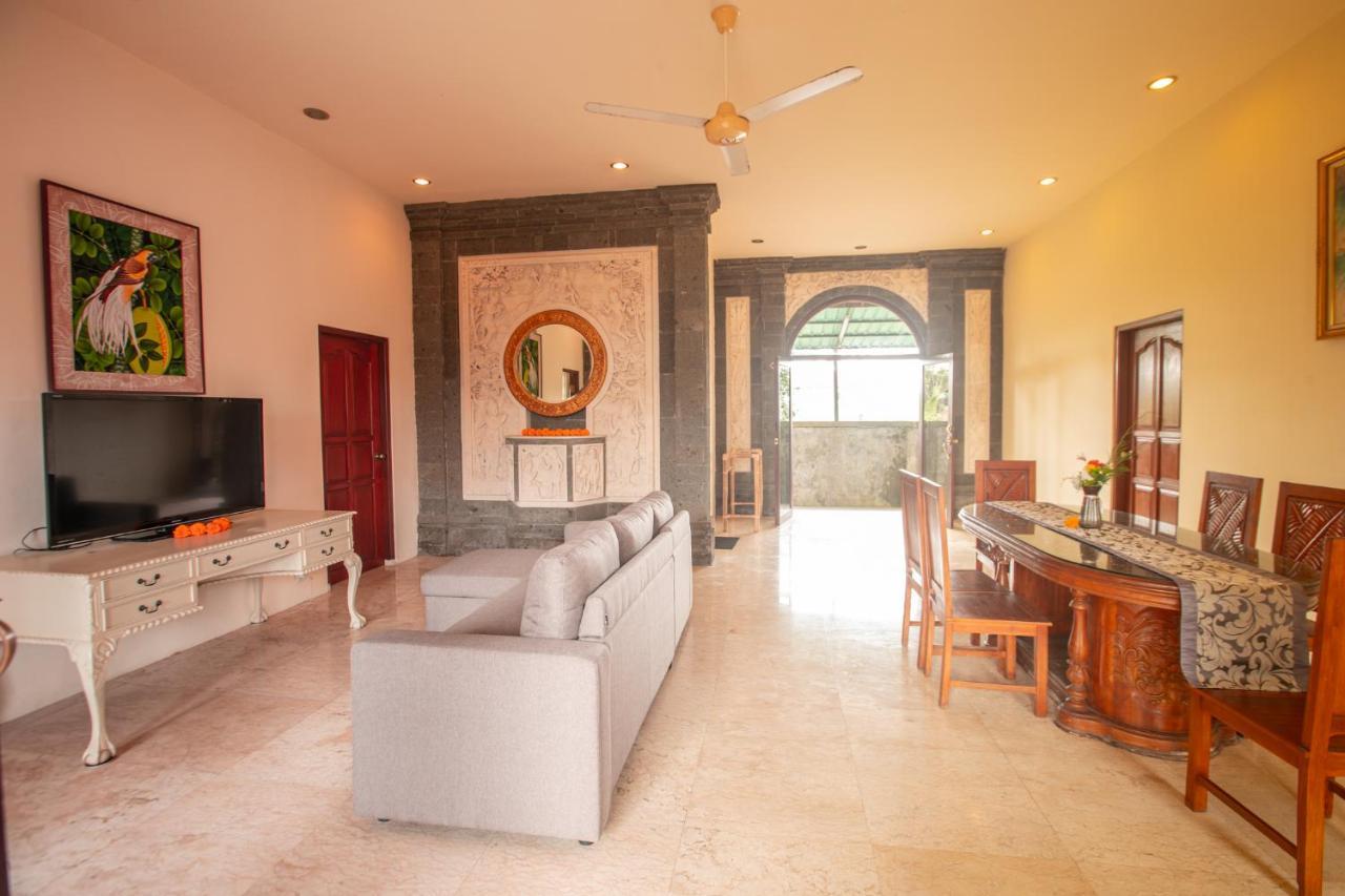 Arbathu Villa Ubud Exterior photo