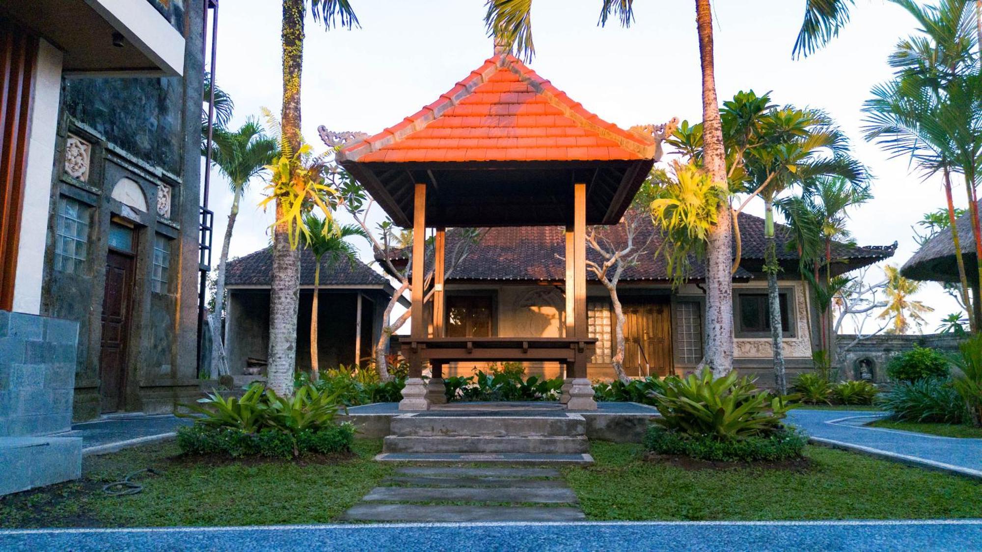Arbathu Villa Ubud Exterior photo