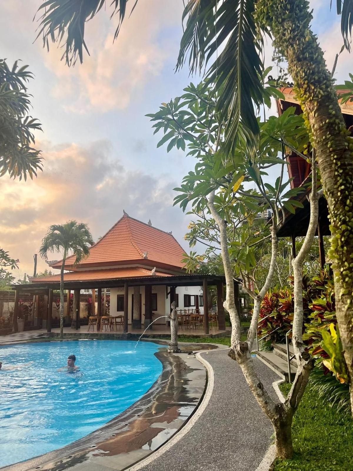 Arbathu Villa Ubud Exterior photo