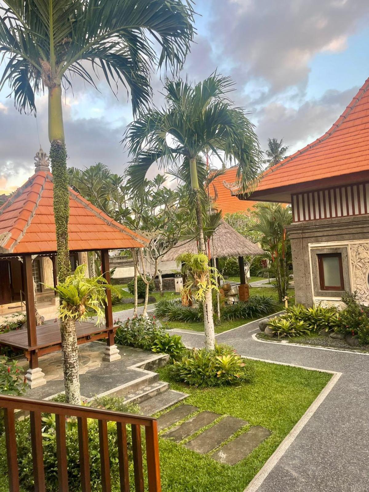 Arbathu Villa Ubud Exterior photo